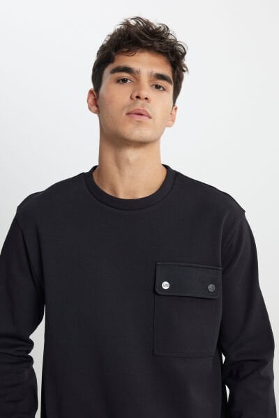 Lee L242498001 Siyah Erkek Bisiklet Yaka Soldan Cep Detaylı Üç İplik Sweat