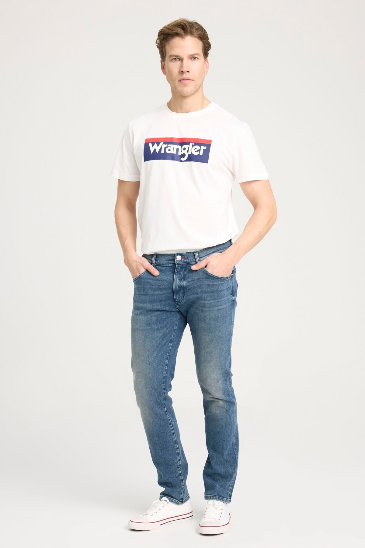 Wrangler W18S044XT Siyah Erkek Grensboro  Regular Fit Normal Kesim Düşük Bel Düz Paça Kot Pantolon