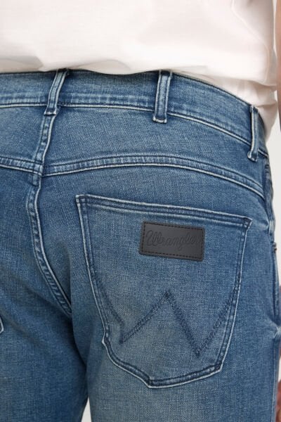 Wrangler W18S044XT Siyah Erkek Grensboro  Regular Fit Normal Kesim Düşük Bel Düz Paça Kot Pantolon