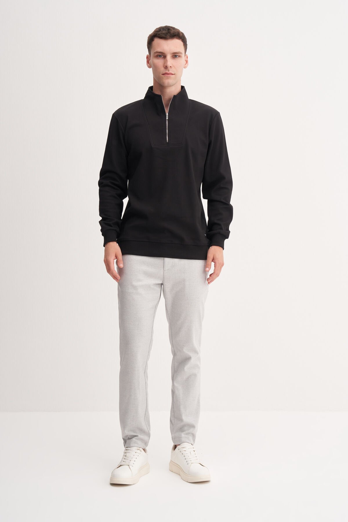 Cazador 53075 Siyah Erkek Dik Yaka Yarım Fermuarlı Regular Fit Sweatshirt