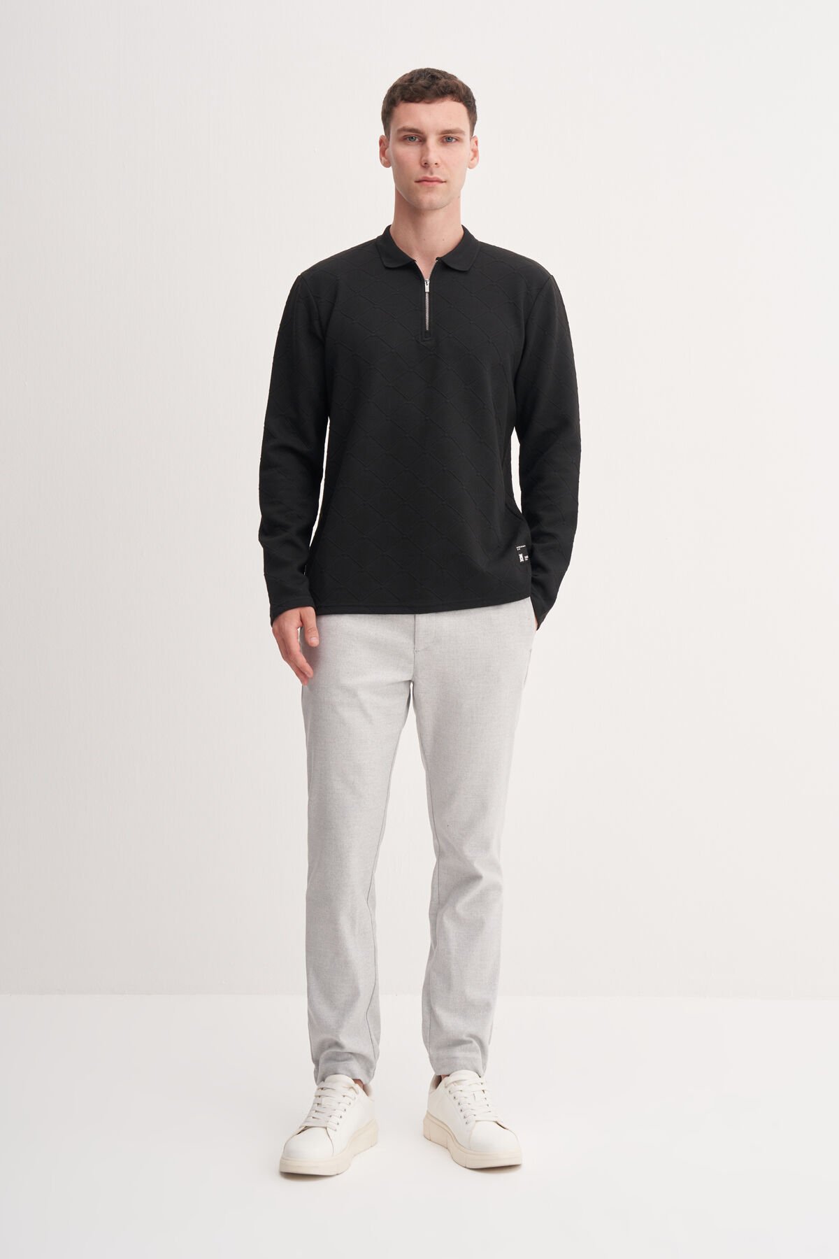 Cazador 53420 Siyah Erkek Polo Yaka Yarım Fermuarlı Kendinden Desenli Sweatshirt
