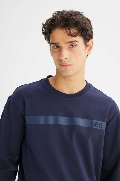 LEE L242499411 Lacivert Erkek Bisiklet Yaka Regular Fit Önü Baskılı Sweatshirt