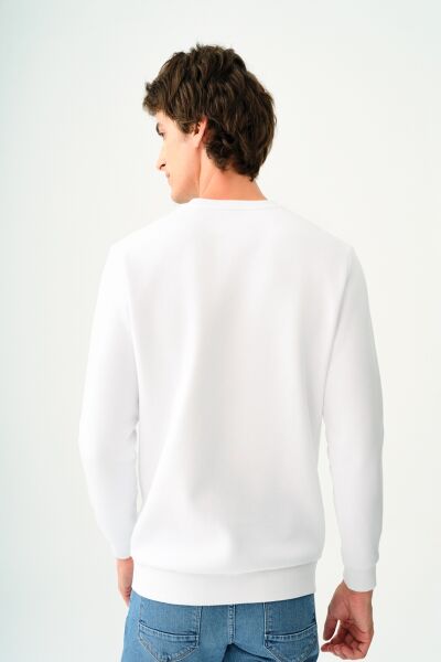 Loft 2034268 Beyaz Erkek Regular Fit Üç İplik Yazı Detaylı Bisiklet Yaka Sweat