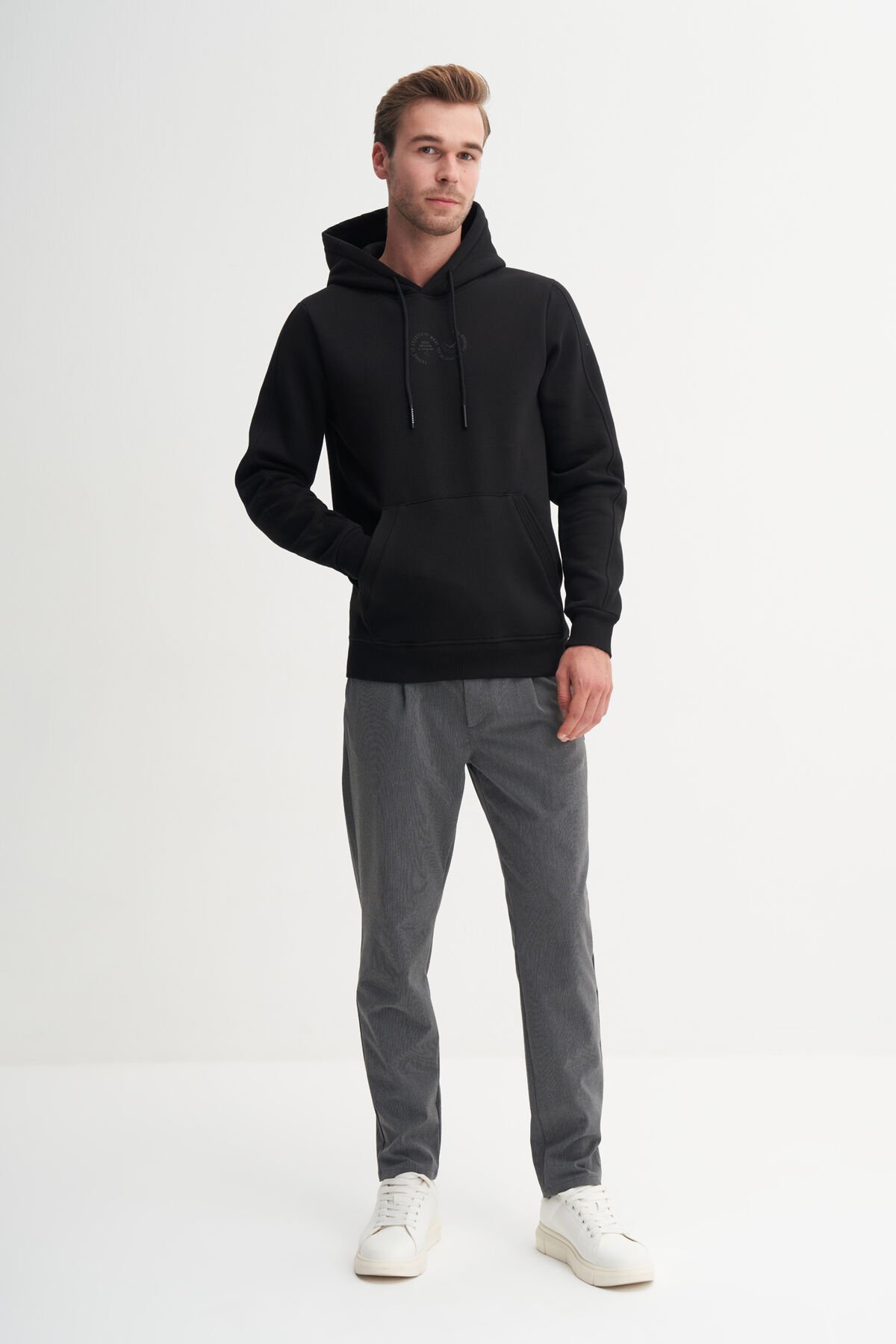 Cazador 53605 Siyah Erkek Regular Fit Kapüşonlu Kanguru Cepli Sweatshirt