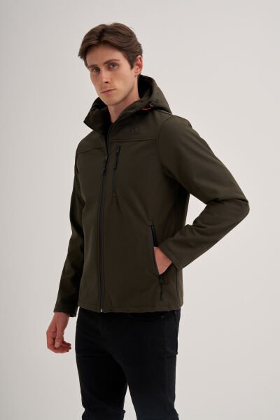 Cazador 24KCEED01047 Haki Erkek Soft Shell Kapişonlu Önü Fermuarlı 3 Cepli %96 Polyester %4 Elastan Silim Fit Mont
