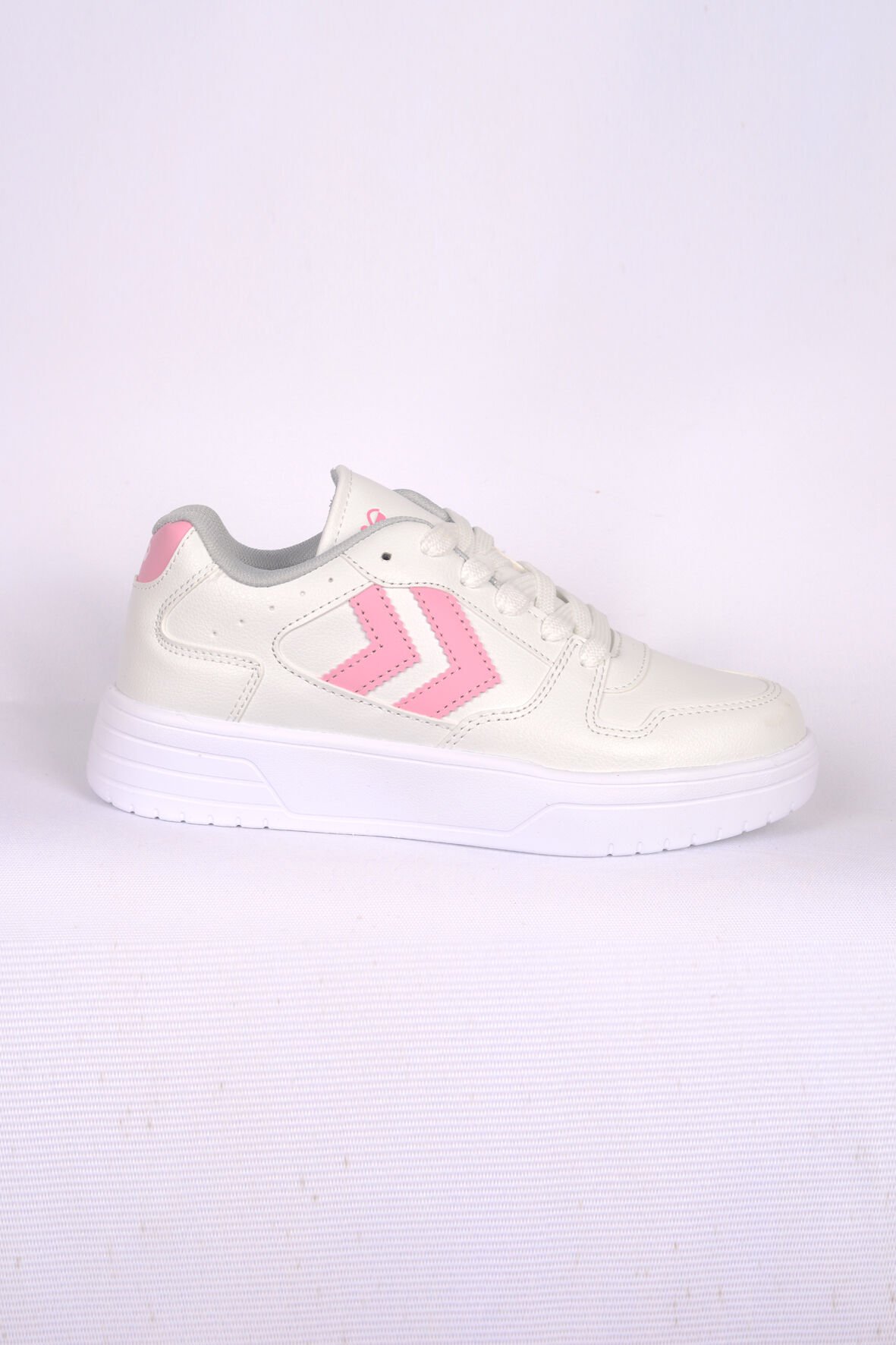 Hummel 900725-9144 HML KAYNO Bağcıklı Ortapedik Taban Deri Beyaz-Pembe Kadın Spor Ayakkabı