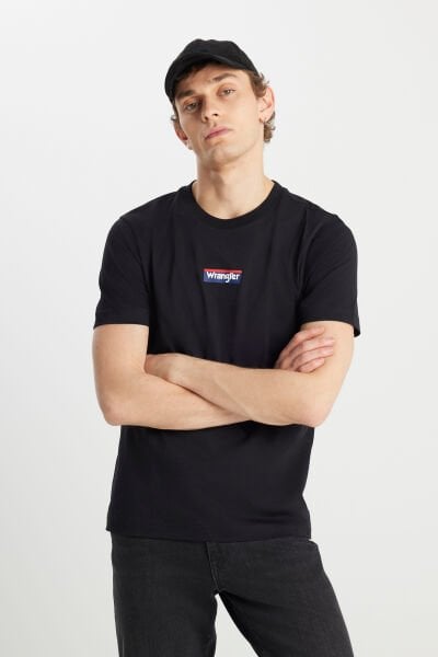 Wrangler W2510527001 Siyah Erkek Regular Fit Önden Baskılı Bisiklet Yaka T-shirt
