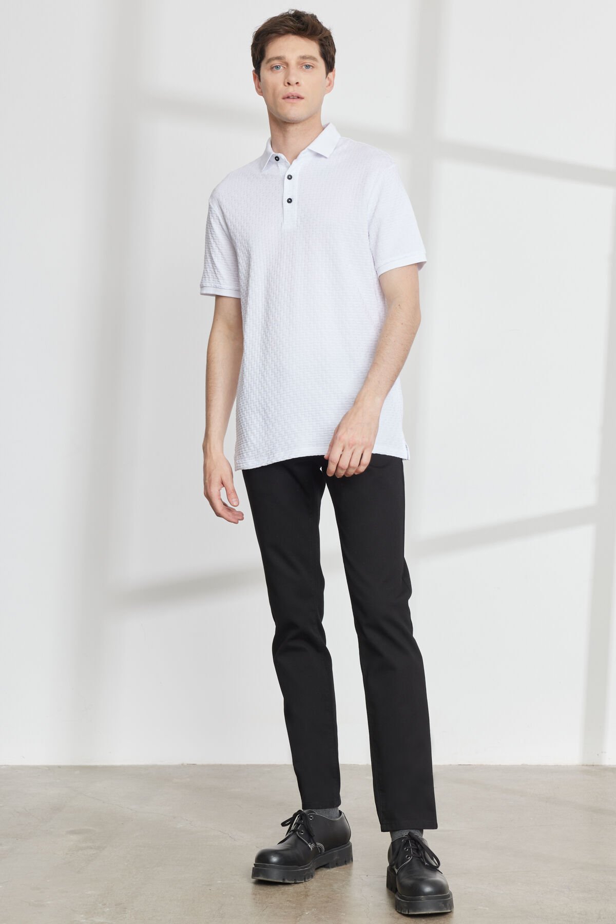 Altınyıldız 4A4823200020 Beyaz Erkek Slim Fit Dar Kesim Yarı Düğmeli  Polo Yaka Jakarlı Kısa Kollu Tşört