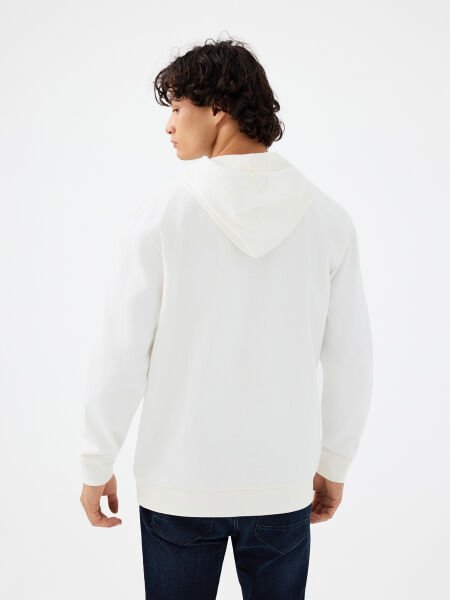 Loft LF2041023 Ekru Erkek Önü Baskılı Kanguru Cepli Kapüşonlu Sweatshirt