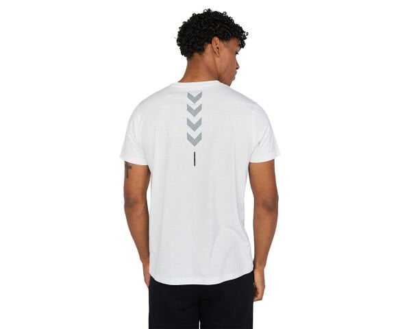 Hummel 911614 Beyaz Erkek Callum Regular Fit Bisiklet Yaka Hummel Logolu Ense Baskılı Şevron Detaylı Tşört