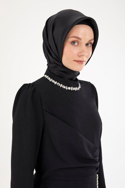 Armine 25YT912 siyah Kadın Boyundan ve Boydan Taş Detaylı Abiye Elbise