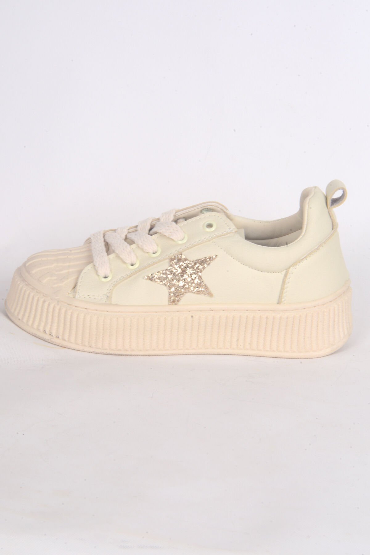 Kuum K1127100 Fashion Deri Yüksek Taban Rahat Ortepedik Bağcıklı Yandan Yıldız İşlemeli Bej Kadın Günük Ayakkabı