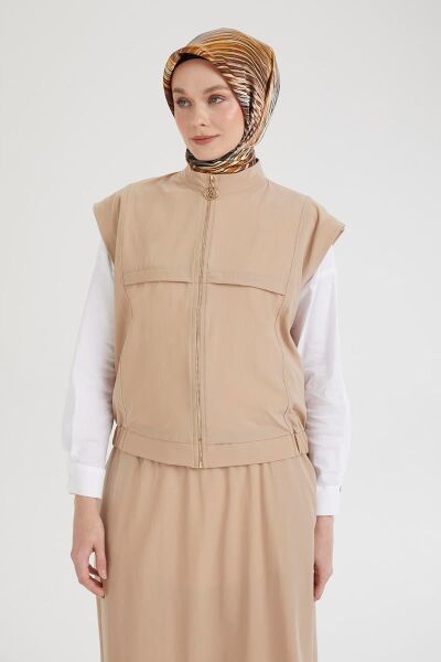 Armine 25YT613 Bej Kadın Sıfır Kol Yelekli ve Etekli Ikili Takım