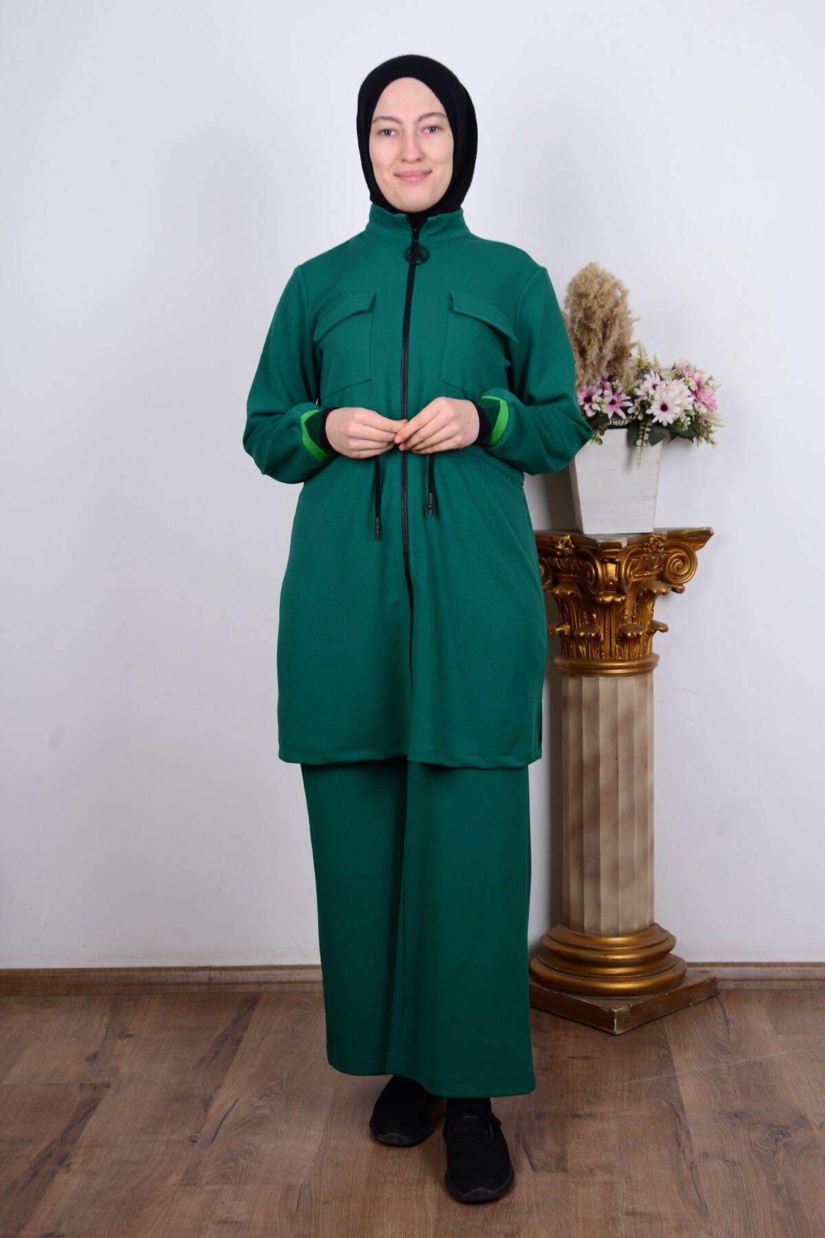 Armine 23KT639 Yeşil Kadın Fermuarlu Kolları Lastikli Önden Cep Detaylı %100 Polyester Takım
