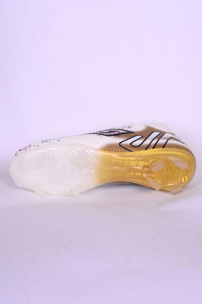 Umbro Blaze Beyaz Gold Erkek Çoraplı Krampon