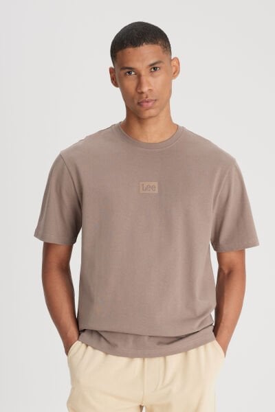 Lee L22200155 Kahverengi Lose Fit Bisiklet Yaka Erkek %100 Pamuklu T-shirt