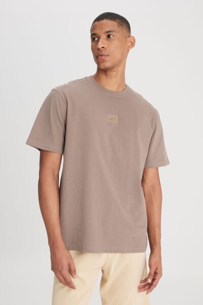 Lee L22200155 Kahverengi Lose Fit Bisiklet Yaka Erkek %100 Pamuklu T-shirt