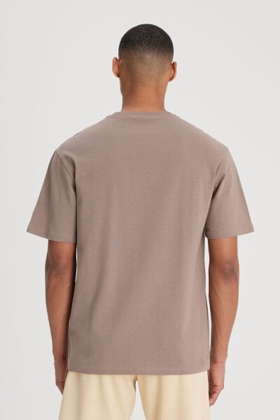 Lee L22200155 Kahverengi Lose Fit Bisiklet Yaka Erkek %100 Pamuklu T-shirt