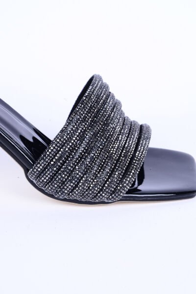 Pierre Cardin 53045 Rugan İnce Taban Taşlı Topuklu Siyah Günlük Kadın Terlik
