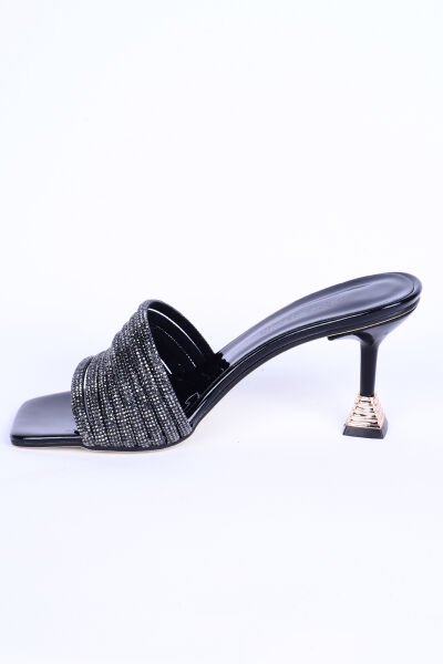 Pierre Cardin 53045 Rugan İnce Taban Taşlı Topuklu Siyah Günlük Kadın Terlik