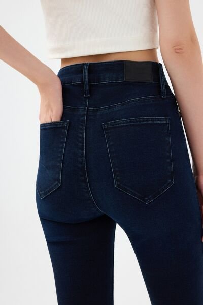 Loft 2037058 Natalie Koyu Mavi Kadın Dar Kesim Dar Paça Kot Pantolon