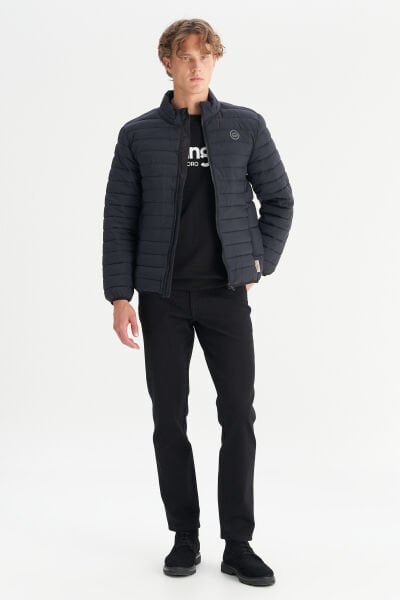 Wrangler W2520510001 Siyah Erkek Regular Fit Normal Kesim Dik Yaka Cepli Şişme Mont