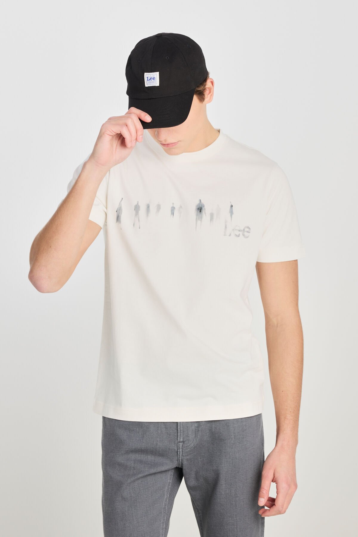 Lee L2510320104 Ekru Erkek Önü Baskılı Regular Fit Normal Kesim %100 Pamuk Bisiklet Yaka Tişört