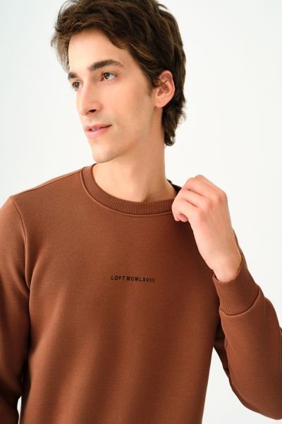 Loft 2034268 Kahverengi Erkek Regular Fit Üç İplik Yazı Detaylı Bisiklet Yaka Sweat