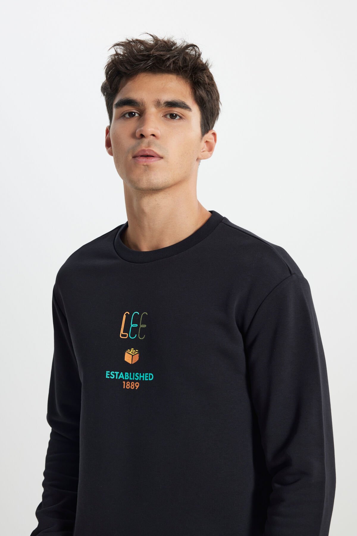 Lee L242504001 Siyah Erkek Bisiklet Yaka Renkli Lee Yazılı İki İplik Sweat