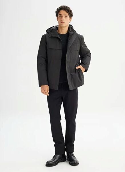 LEE L25202578001 Siyah Erkek Kapüşonlu Fermuarlı Yandan Cepli Relax Fit Şişme Mont