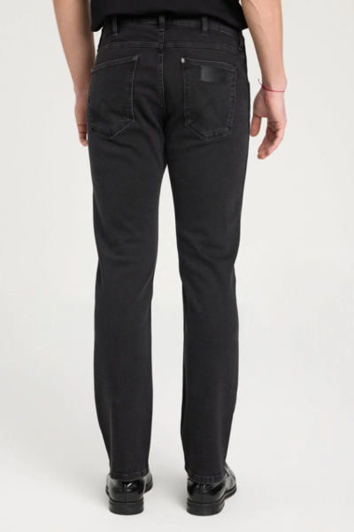 Wrangler W15Q666201M82 Siyah Erkek Grensboro  Regular Fit Normal Kesim Düşük Bel Düz Paça Kot Pantolon