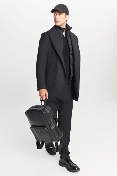 Altınyıldız ACE007261047 Siyah Erkek Standart Fit Normal Kesim Geniş Kırlangıç Yaka Yan Cepli Kaban