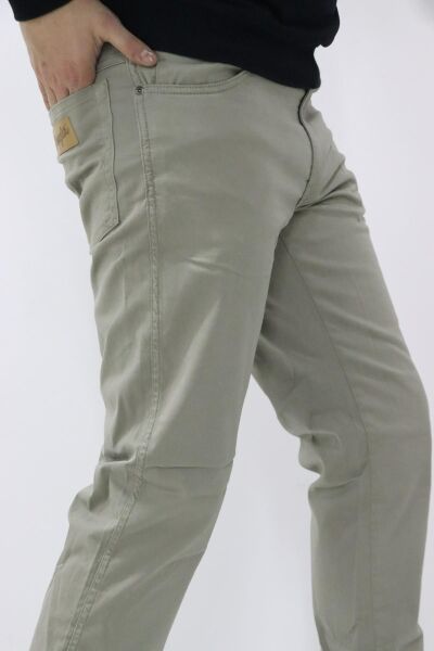 Wrangler W12SEAXT7 Erkek Yeşil Texas Slim Keten Pantolon