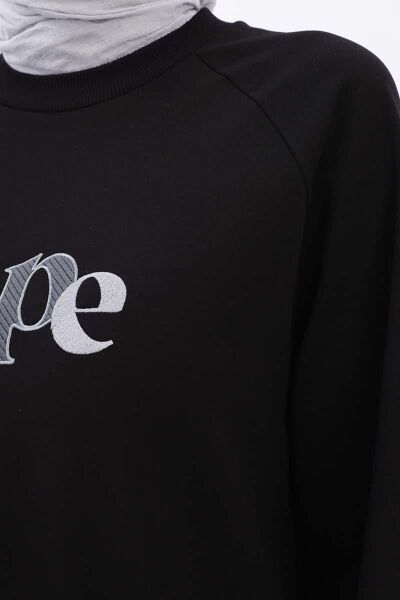 Allday 25OB52292AL0 Siyah Kadın Yandan Garni Yırtmaçlı Bisiklet Yaka Hope Yazı Detaylı Sweat Tunik