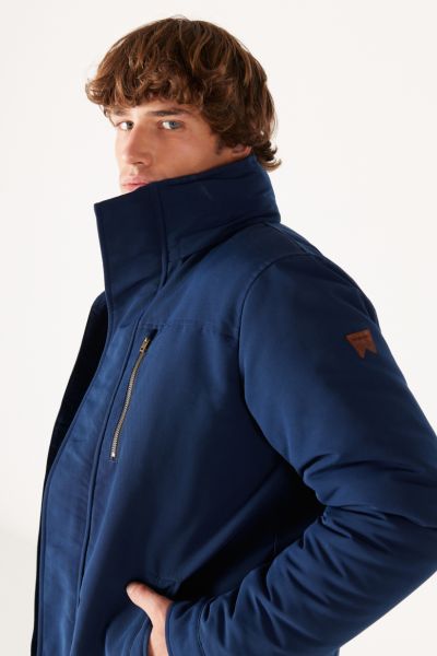 Wrangler W40BWW114 Lacivert  Erkek Yarı Balıkcı Boydan Fermuarlı ve Düğmeli Mont