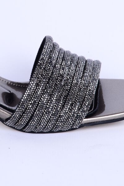 Pierre Cardin 53120 Taşlı Kalın Kısa Topuk Rahat Taban Platin Günlük Kadın Terlik