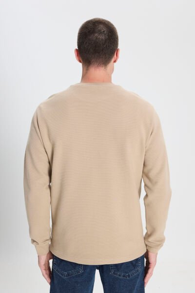 Wrangler W242501614 Bej Erkek İki İplik Bisiklet Yaka Sweat