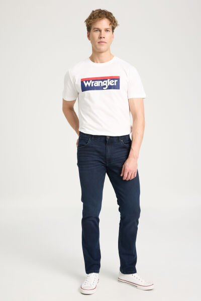 Wrangler W15QMN398 Lacivert Erkek Grensboro Regular Fit Normal Kesim Düşük Bel Düz Paça Kot Pantolon