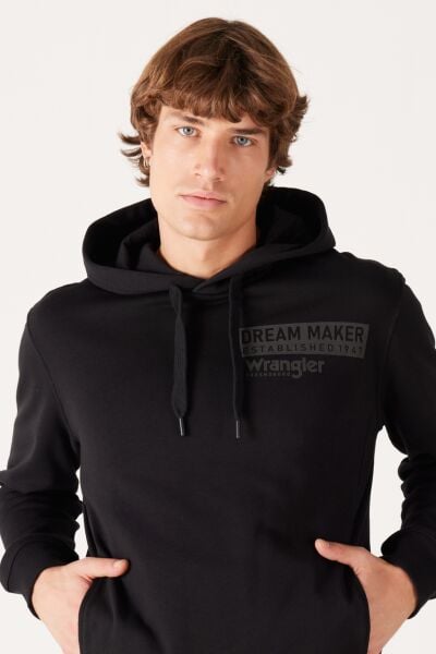 Wrangler W232242001 Siyah Erkek Sol Göğüste Yazı Detaylı Kapüşonlu İki İplik Sweat