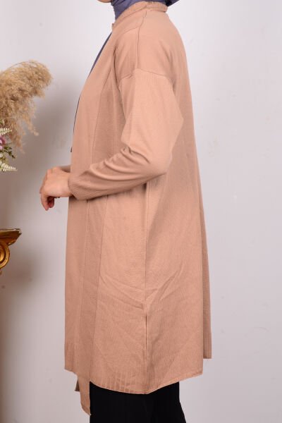 Armine 24KTD405 Latte Kadın Bisiklet Yaka Boydan Kemer Dekorlu Düğme Detaylı Triko Tunik