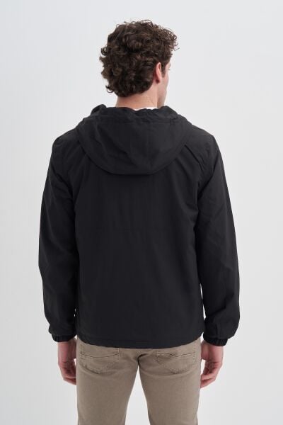 Cazador 24KCEED01011 Siyah Erkek Paraşüt Kumaşlı İçi Polar Kapüşonlu Yağmurluk