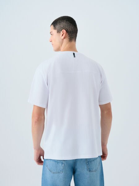 Loft 2039582 Beyaz Erkek Kabartmalı Küçük Yazılı Bisiklet Yaka T-Shirt