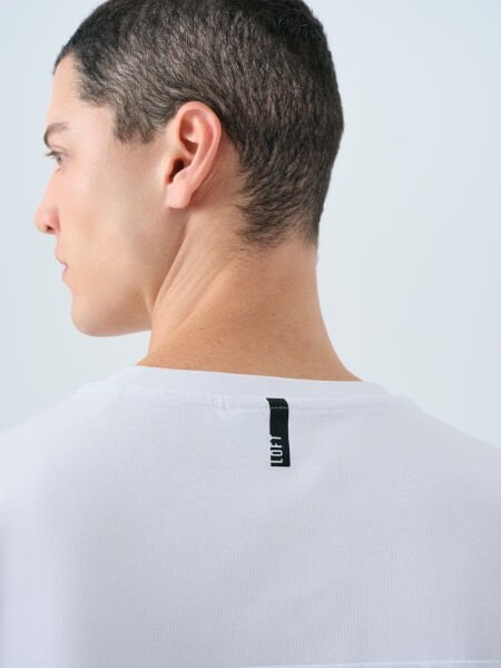 Loft 2039582 Beyaz Erkek Kabartmalı Küçük Yazılı Bisiklet Yaka T-Shirt