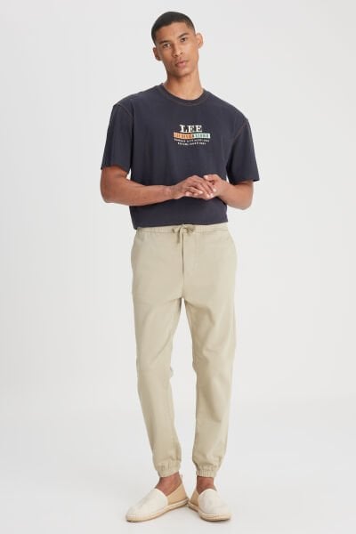 Lee LM04009299 Jogger Non Denim Açık Yeşil Erkek Belden Lastikli Ve İp Detaylı Pantalon
