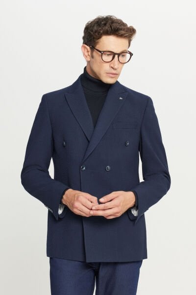 Altınyıldız ACE004261358 Lacivert Erkek Slim Fit Dar Kesim Kırlangıç Yaka Gofre Desenli Kapak Cepli Kruvaze Ceket