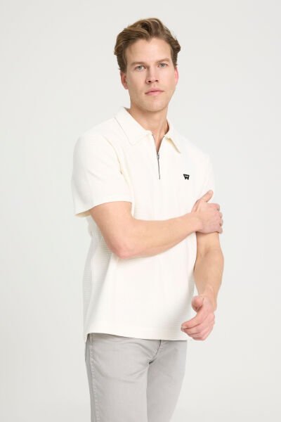 Wrangler W7NQ2052861Y Beyaz Erkek Regular Fit Yarım Fermuarlı Polo Yaka T-shirt