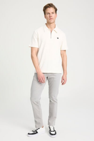 Wrangler W7NQ2052861Y Beyaz Erkek Regular Fit Yarım Fermuarlı Polo Yaka T-shirt