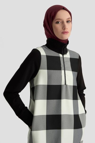 Armine 25KT441 Siyah Kadın Yarım Fermuarlı Balıkçı Yaka Tunik