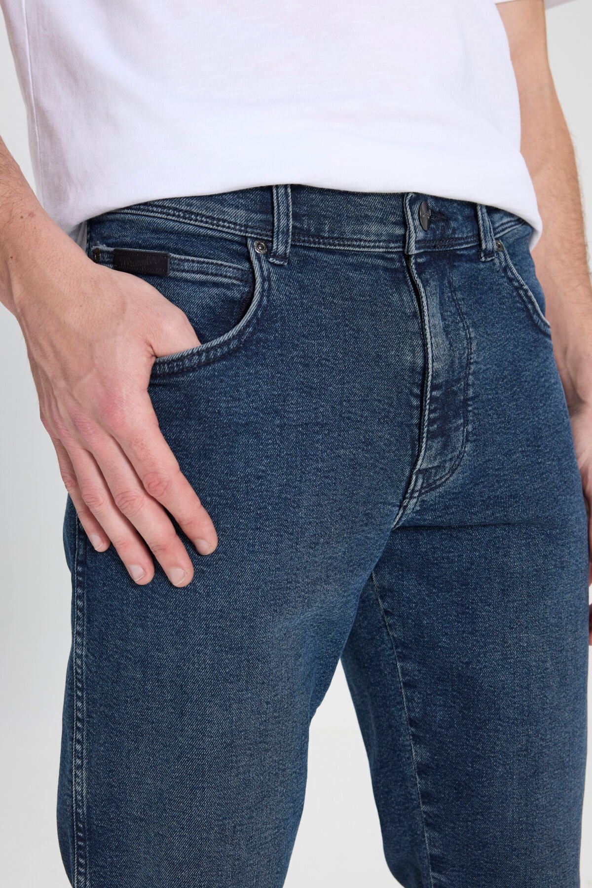 Wrangler W121081317 Texas İndigo Erkek Normal Bel Normal Paça Beş Cepli Kot Pantolon