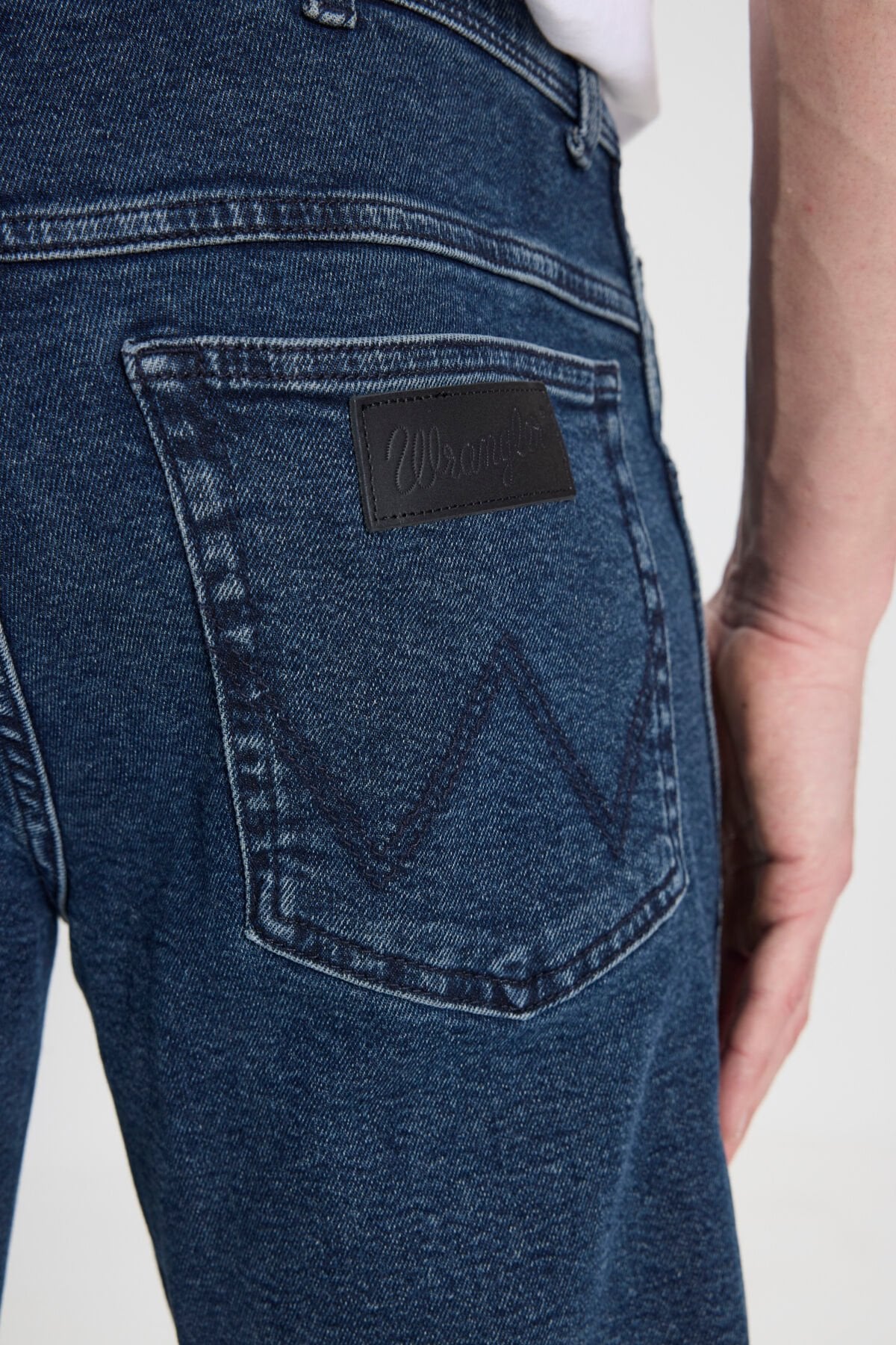 Wrangler W121081317 Texas İndigo Erkek Normal Bel Normal Paça Beş Cepli Kot Pantolon